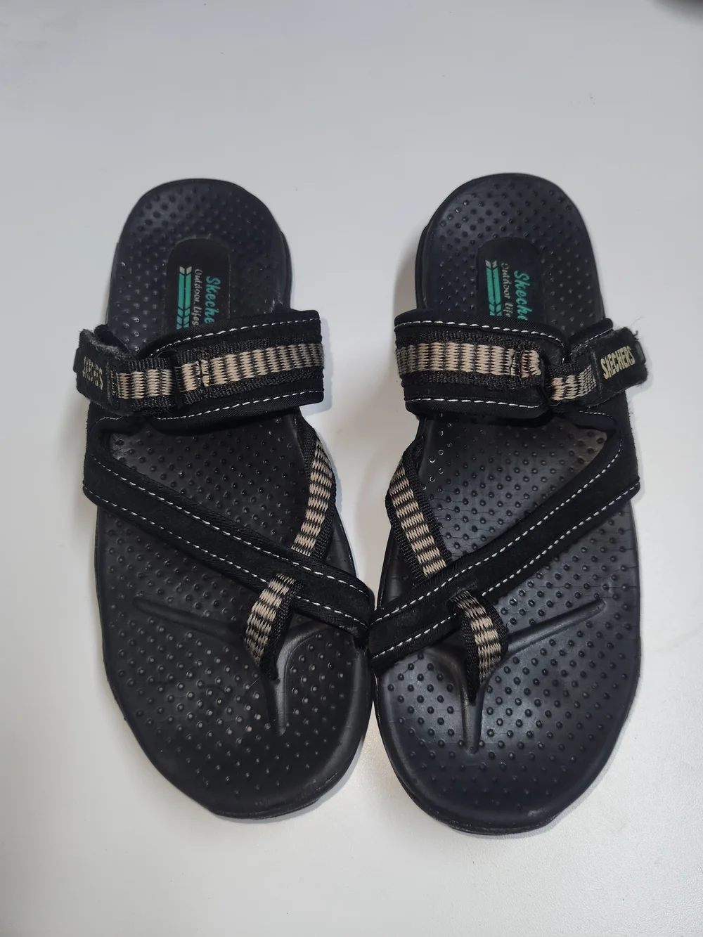 Skechers Women's Black Sandal with Tan Stripes Size 9
